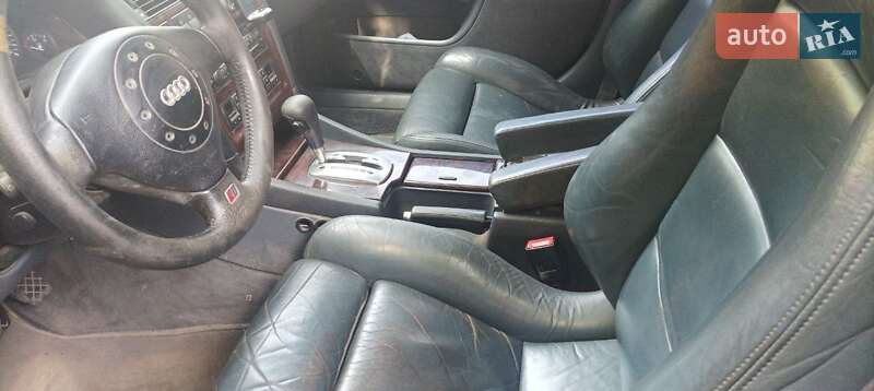 Седан Audi A8 1997 в Днепре