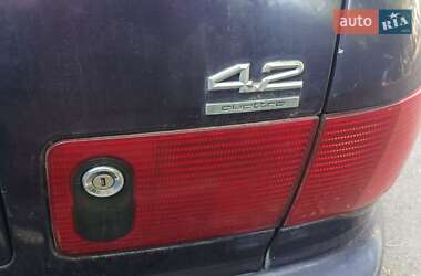 Седан Audi A8 1997 в 
