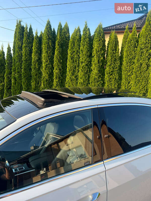 Седан Audi A8 2018 в Львове