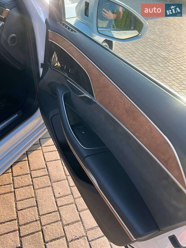 Седан Audi A8 2018 в Львове