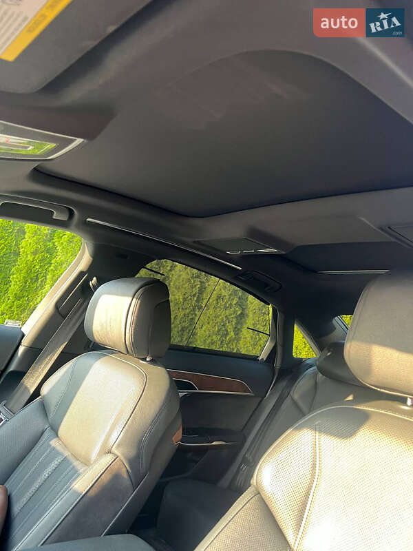 Седан Audi A8 2018 в Львове