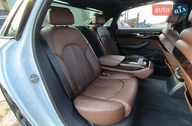 Седан Audi A8 2017 в 