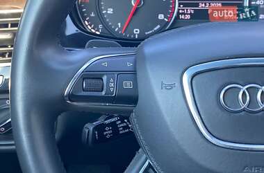 Седан Audi A8 2017 в 