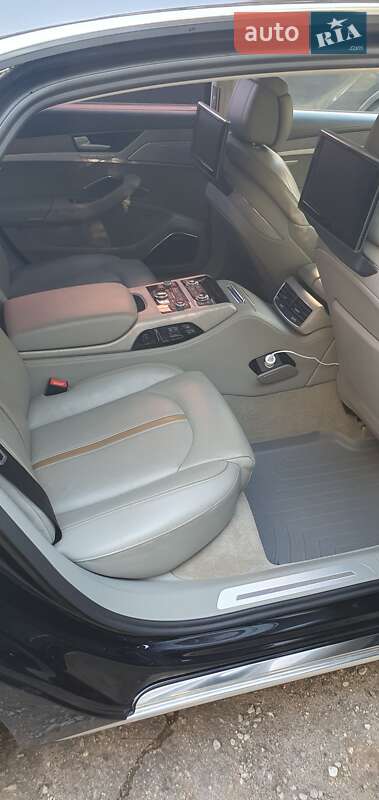 Седан Audi A8 2013 в Запорожье