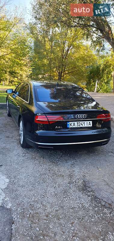 Седан Audi A8 2013 в Запорожье