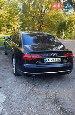 Седан Audi A8 2013 в 