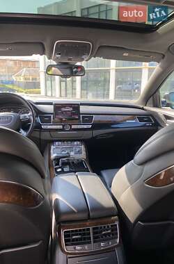 Седан Audi A8 2015 в 
