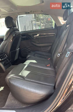 Седан Audi A8 2012 в 
