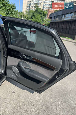 Седан Audi A8 2012 в 