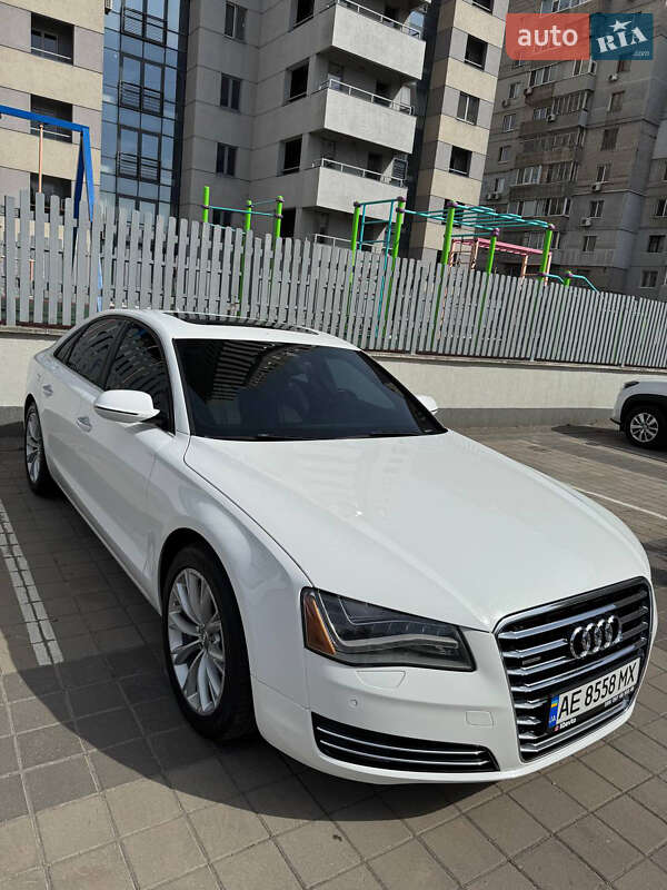 Седан Audi A8 2012 в Дніпрі