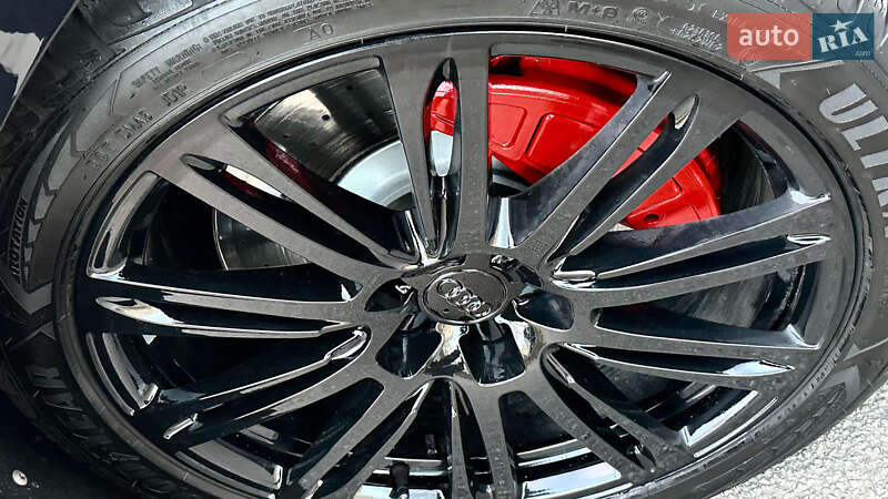 Седан Audi A8 2013 в Запорожье