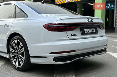 Седан Audi A8 2022 в 