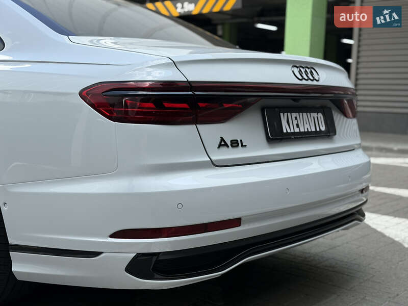 Седан Audi A8 2022 в Києві