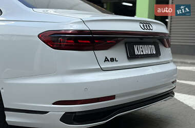 Седан Audi A8 2022 в 