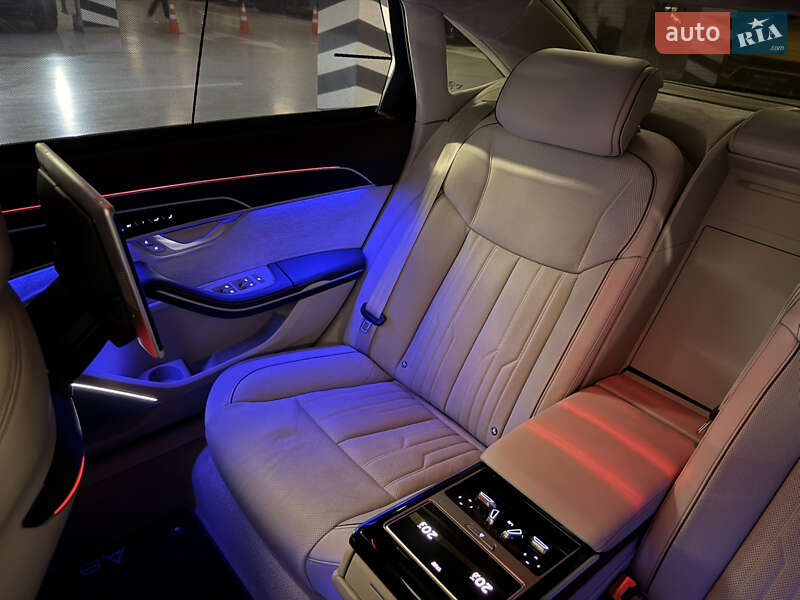 Седан Audi A8 2018 в Києві