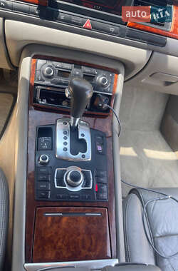 Седан Audi A8 2003 в 
