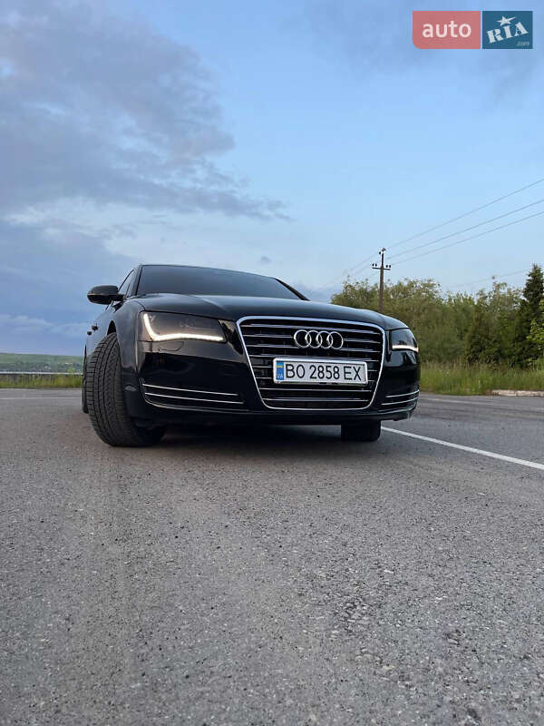 Седан Audi A8 2011 в Ивано-Франковске