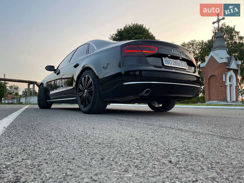 Седан Audi A8 2011 в Ивано-Франковске