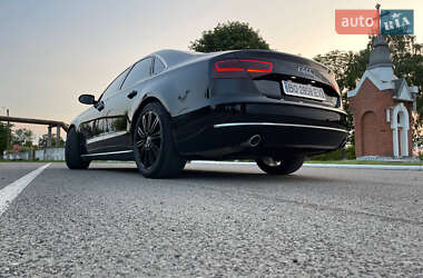 Седан Audi A8 2011 в 