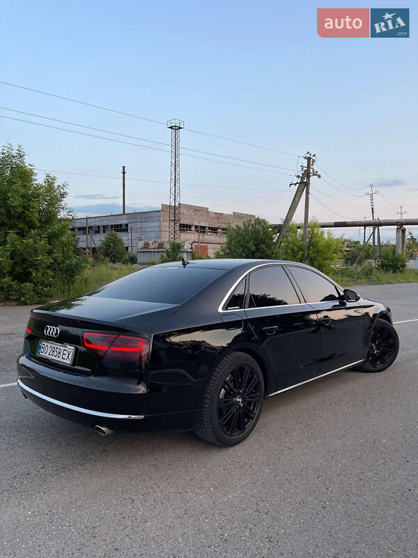 Седан Audi A8 2011 в Ивано-Франковске