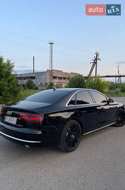 Седан Audi A8 2011 в 