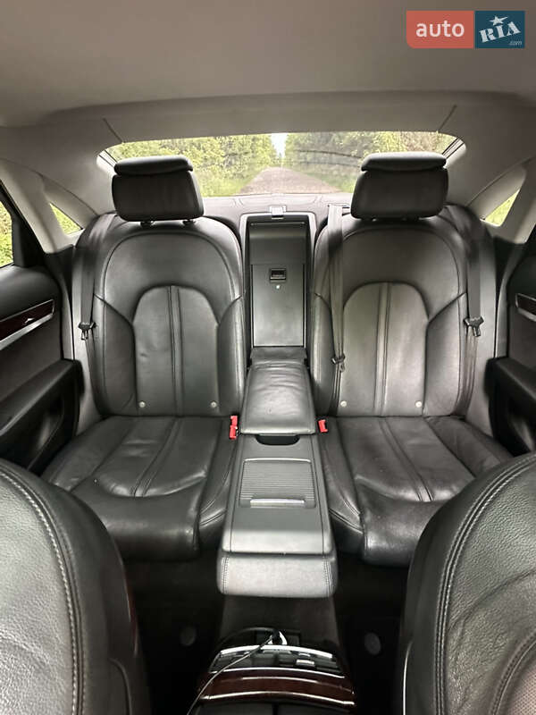 Седан Audi A8 2012 в Василькове
