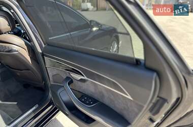 Седан Audi A8 2019 в 