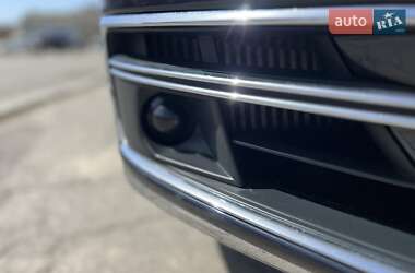 Седан Audi A8 2019 в 