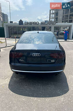 Седан Audi A8 2011 в 