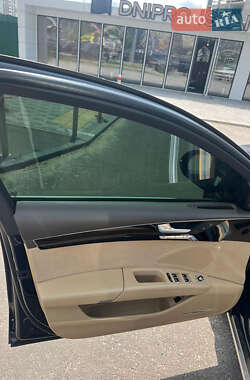 Седан Audi A8 2011 в 