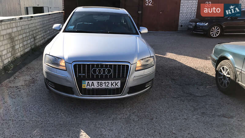 Седан Audi A8 2006 в 