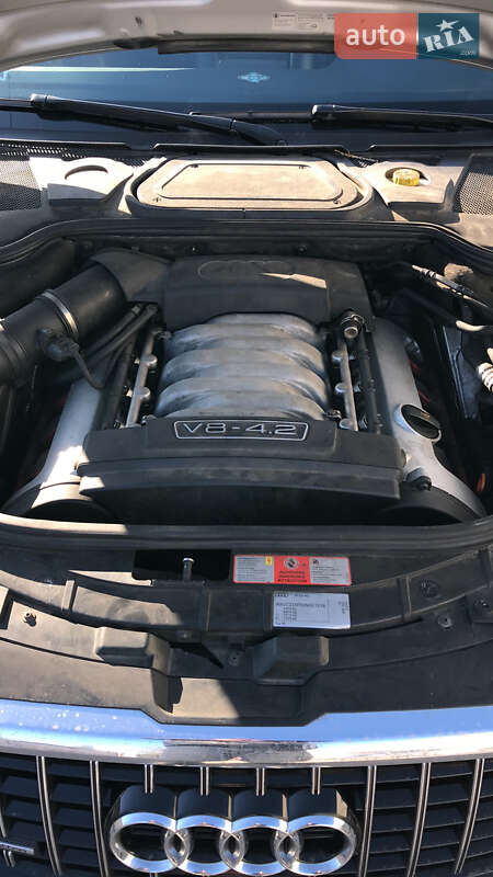 Седан Audi A8 2006 в Киеве