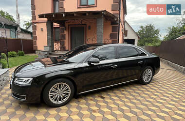 Седан Audi A8 2017 в 