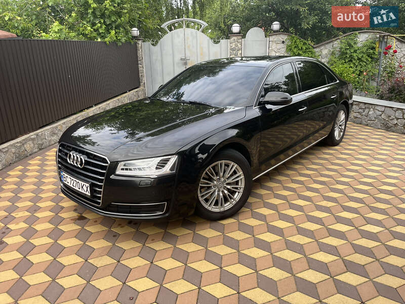 Седан Audi A8 2017 в Гребенке