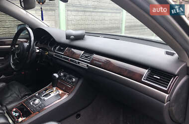 Седан Audi A8 2004 в 