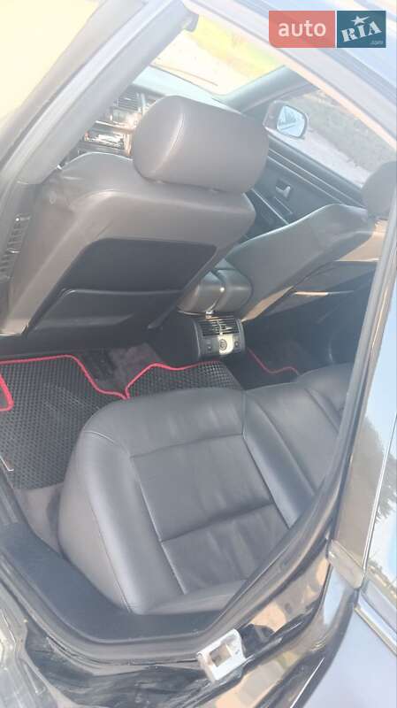 Седан Audi A8 1995 в Славуте