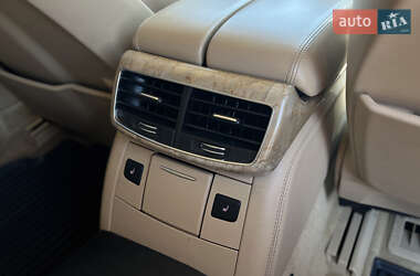 Седан Audi A8 2011 в 