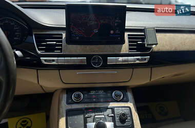 Седан Audi A8 2011 в 