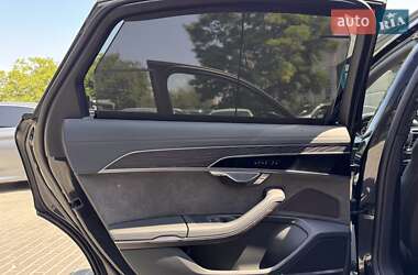 Седан Audi A8 2021 в 