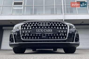 Седан Audi A8 2022 в 