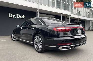 Седан Audi A8 2022 в 