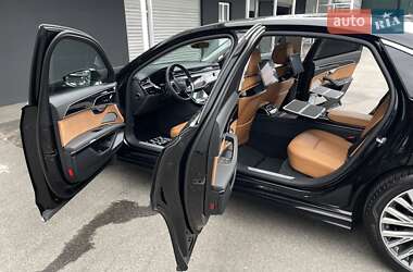Седан Audi A8 2022 в 