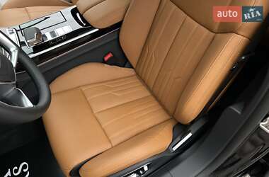 Седан Audi A8 2022 в 