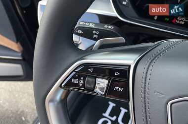 Седан Audi A8 2022 в 