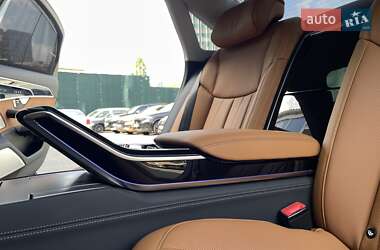 Седан Audi A8 2022 в 