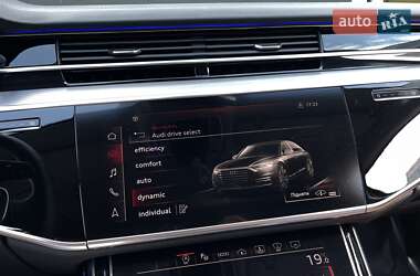 Седан Audi A8 2022 в 