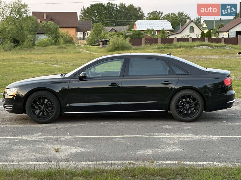 Седан Audi A8 2012 в Камне-Каширском
