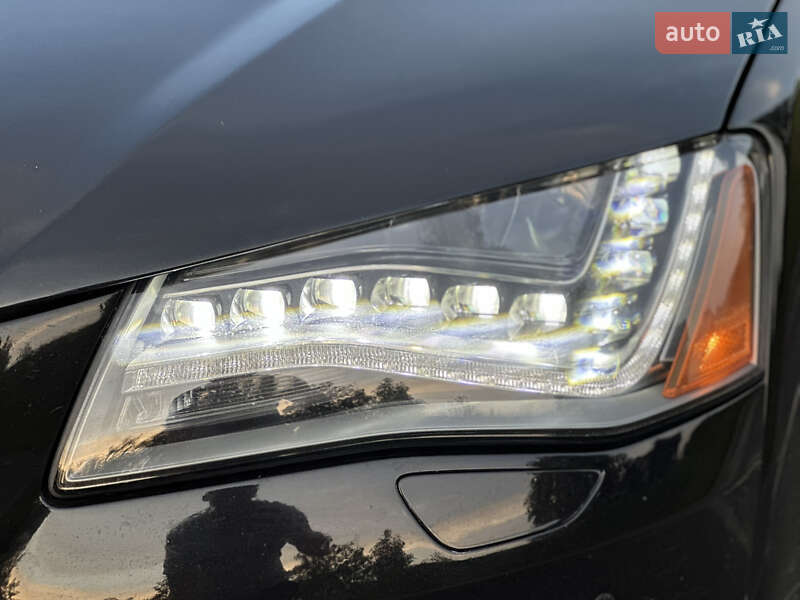 Седан Audi A8 2012 в Камне-Каширском
