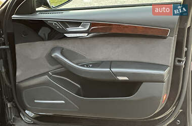 Седан Audi A8 2012 в 