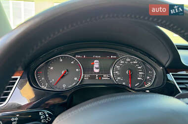 Седан Audi A8 2013 в 